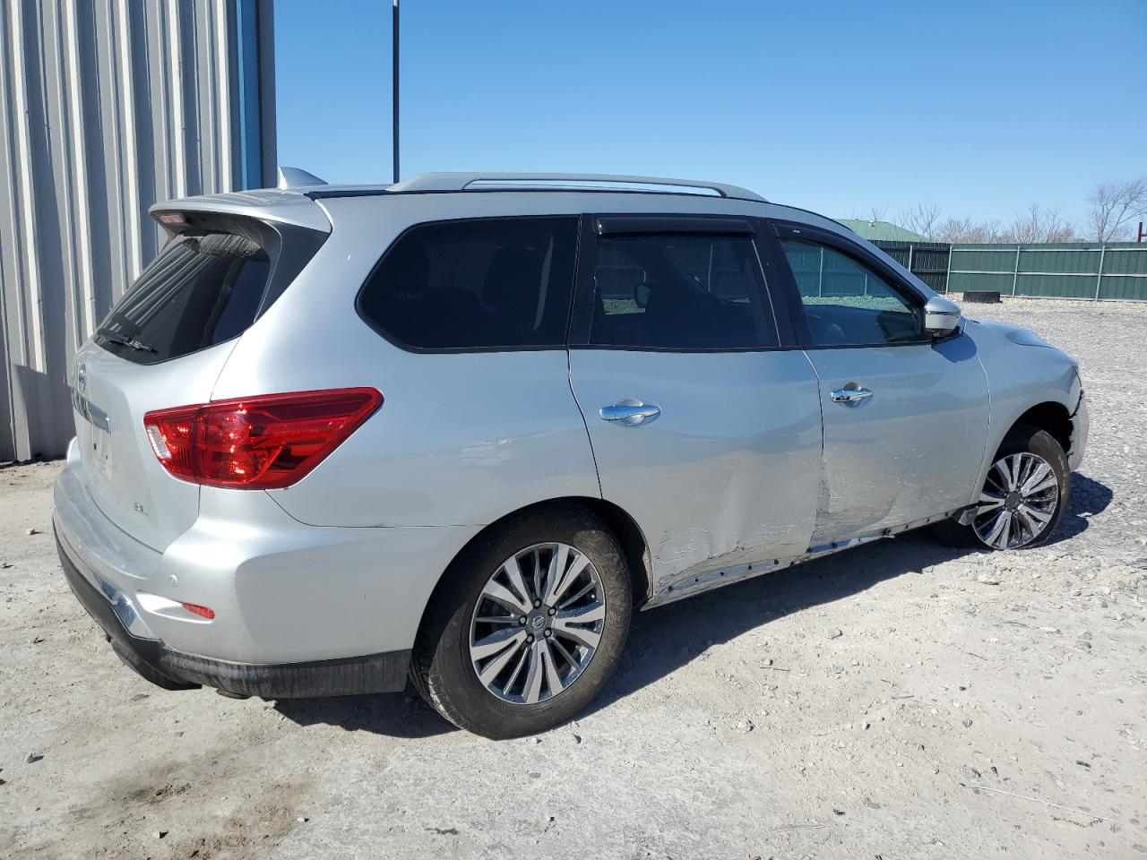 2020 Nissan Pathfinder - Image 3