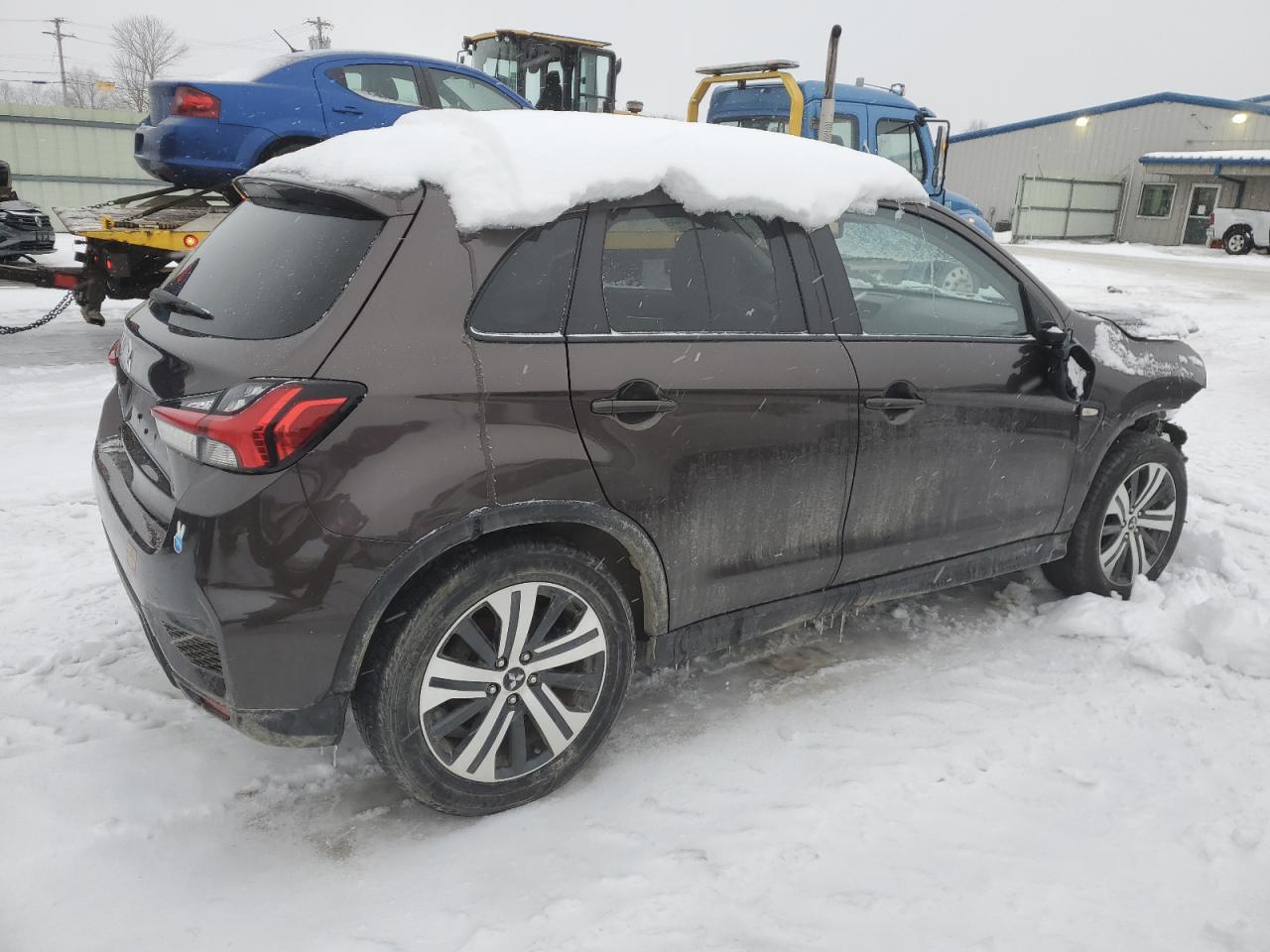 2021 Mitsubishi Outlander - Image 3