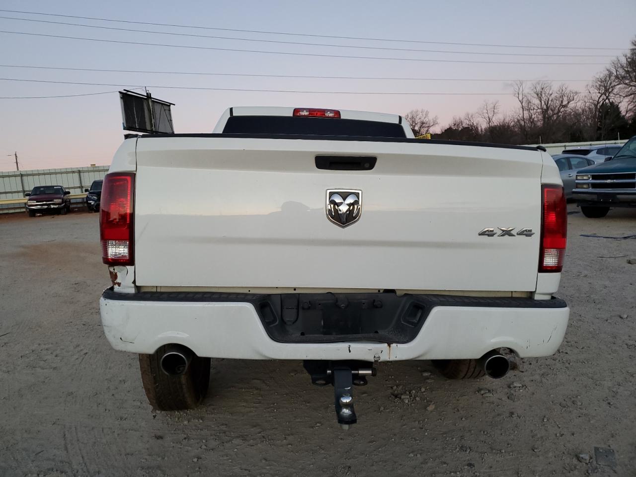 2016 RAM 1500 - Image 6