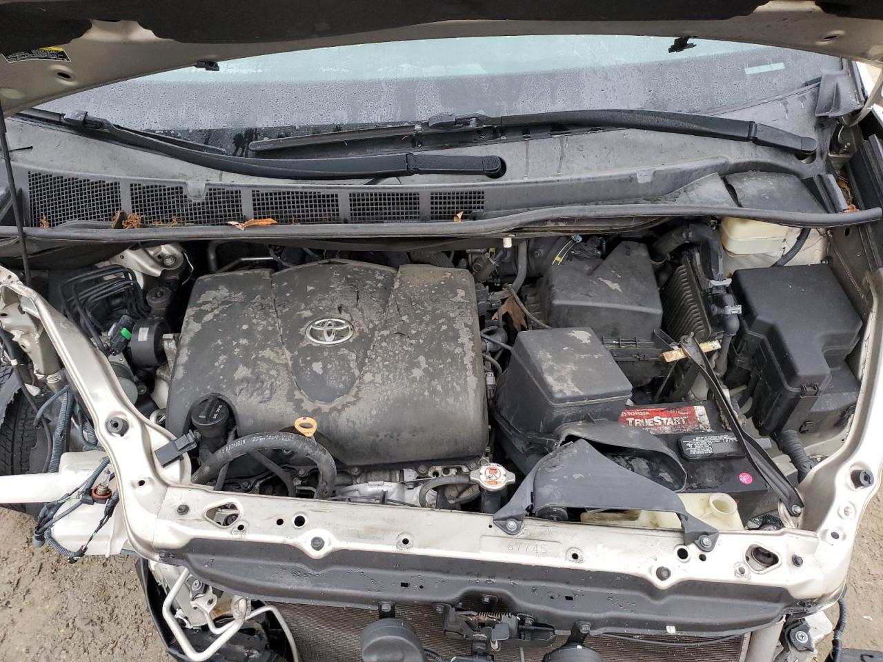 2017 Toyota Sienna - Image 12