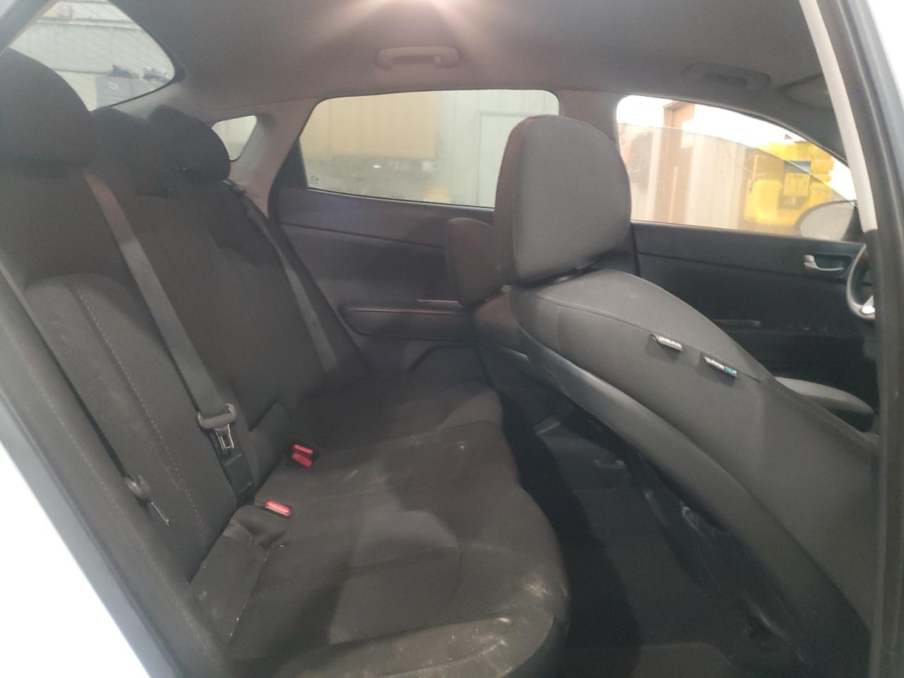 2016 Kia Optima - Image 10