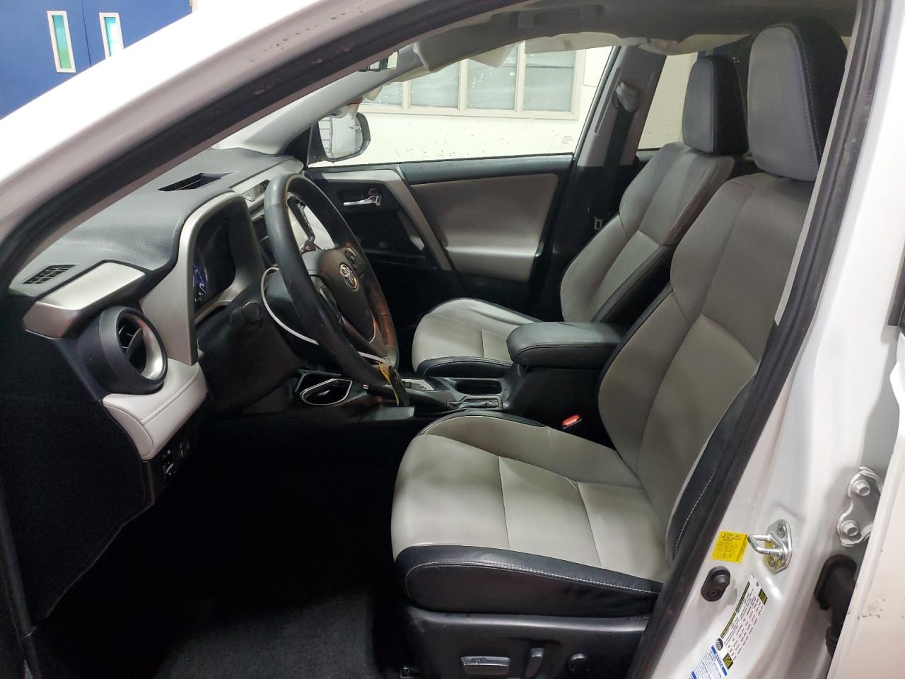 2017 Toyota RAV 4 - Image 7