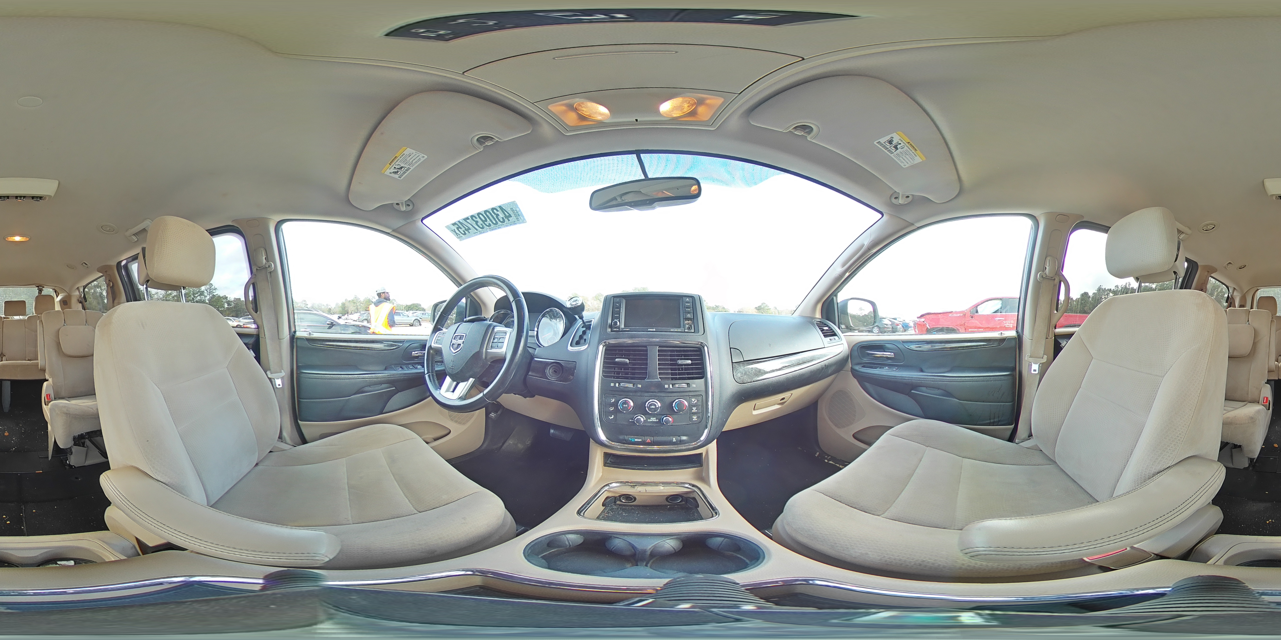 2015 Dodge Caravan - Image 14