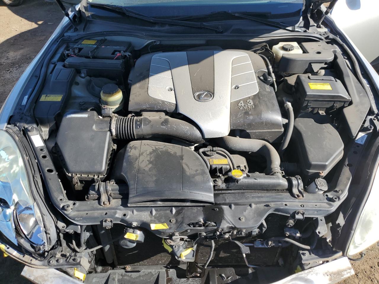 2005 Lexus SC - Image 11