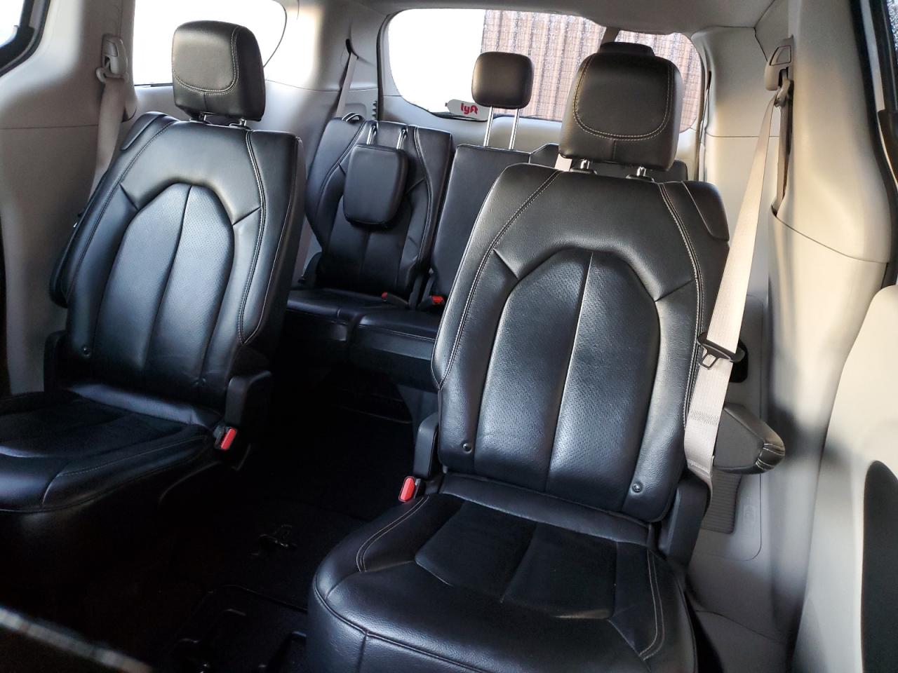 2022 Chrysler Pacifica - Image 10