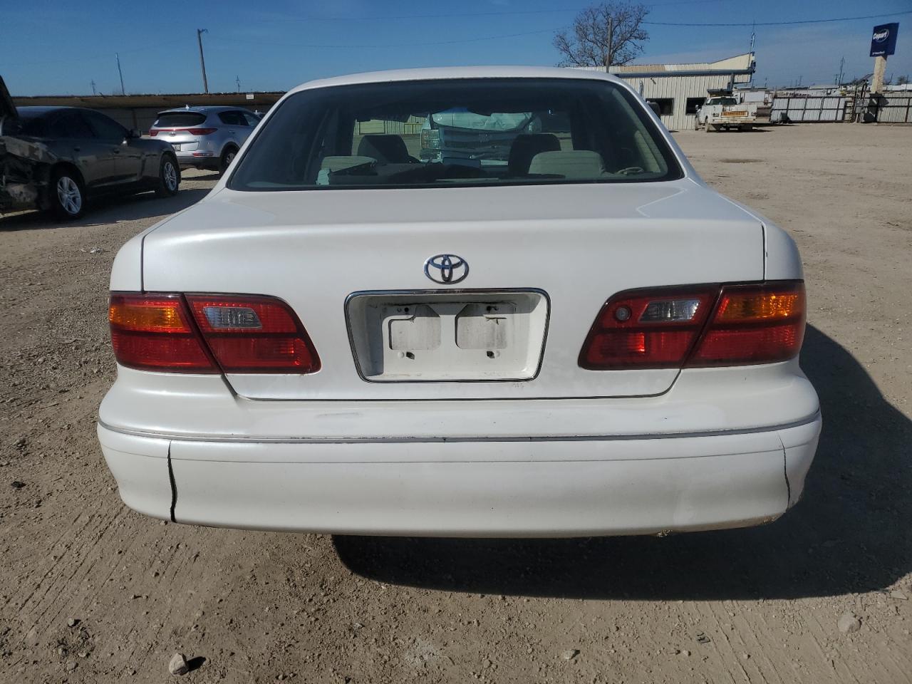 1998 Toyota Avalon - Image 6