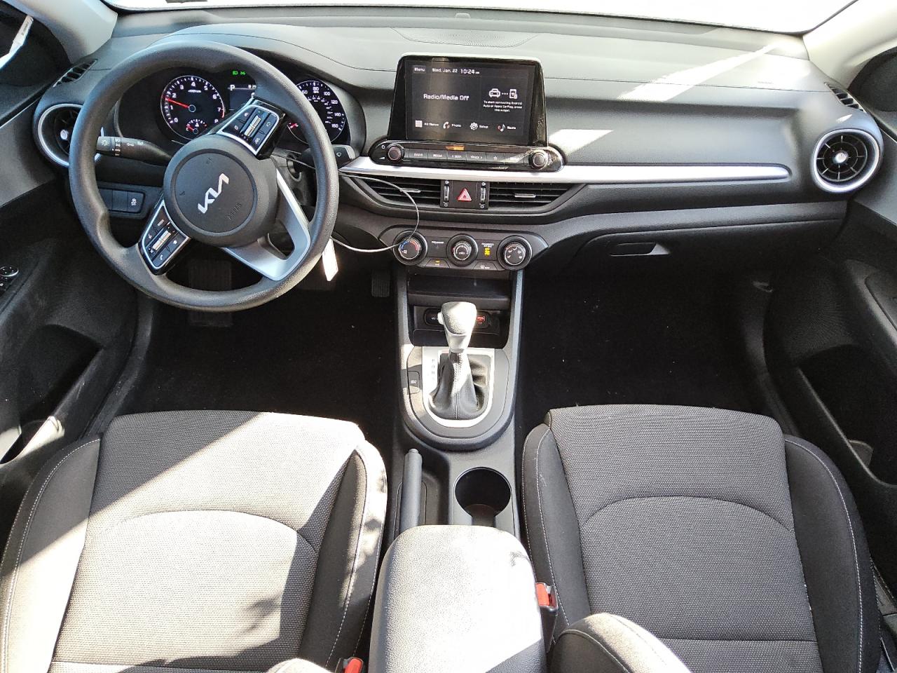 2024 Kia Forte - Image 8