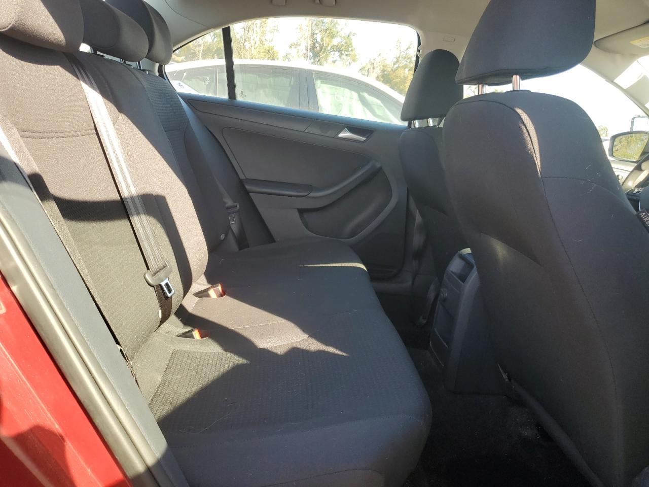 2016 Volkswagen Jetta - Image 10