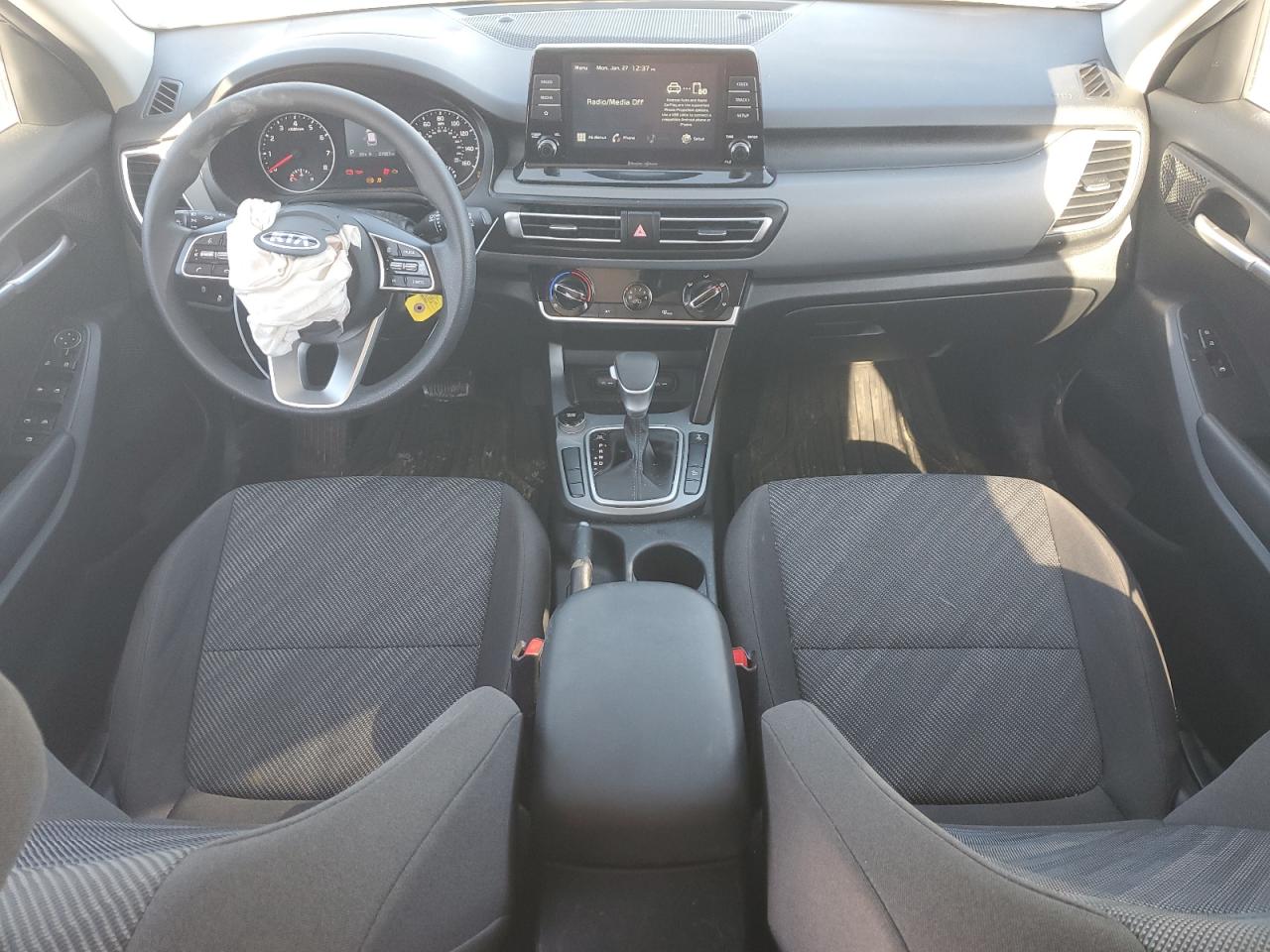 2021 Kia Seltos - Image 8