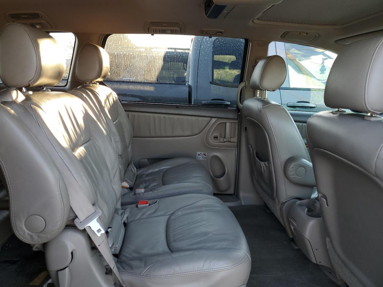 2008 Toyota Sienna - Image 11
