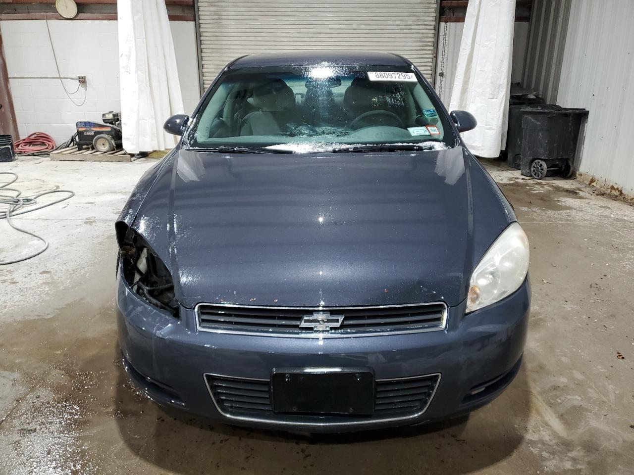 2009 Chevrolet Impala - Image 5