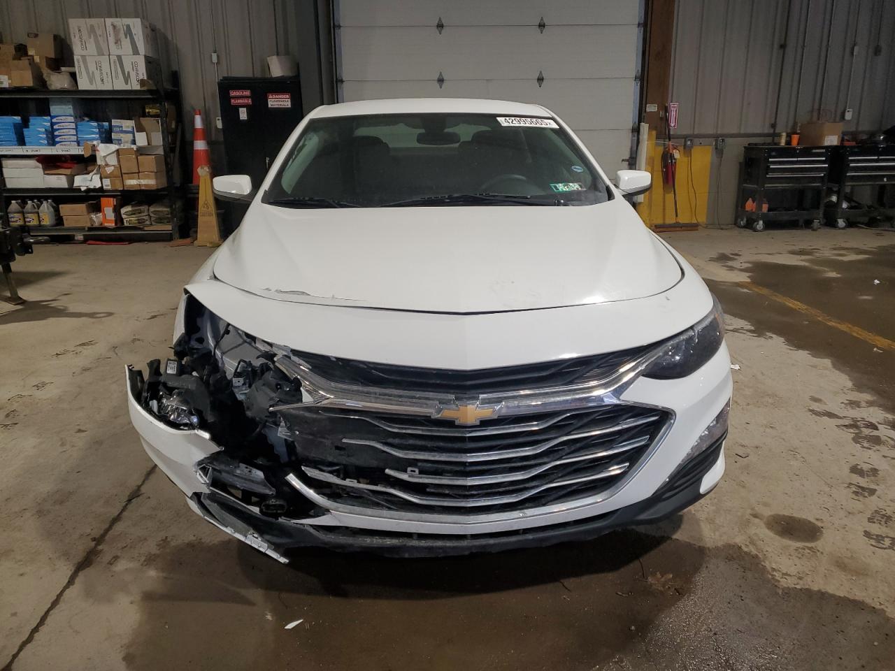 2019 Chevrolet Malibu - Image 5
