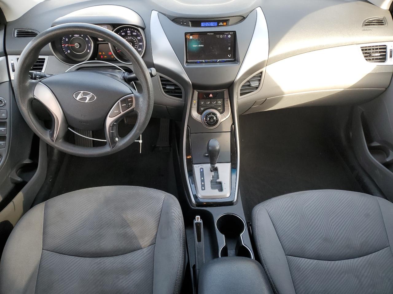2013 Hyundai Elantra - Image 8