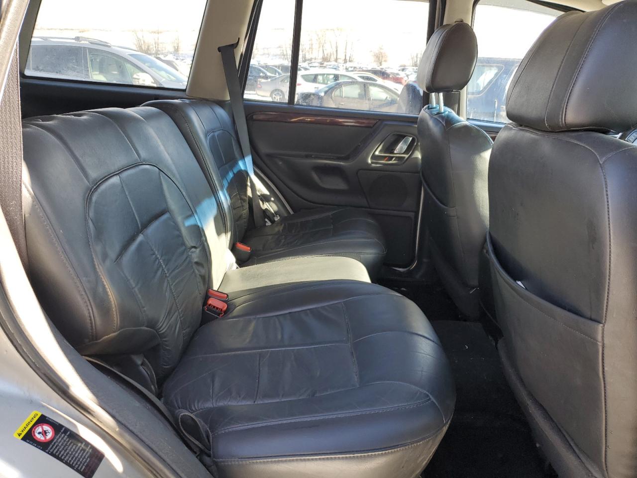 2004 Jeep Grand Cherokee - Image 11
