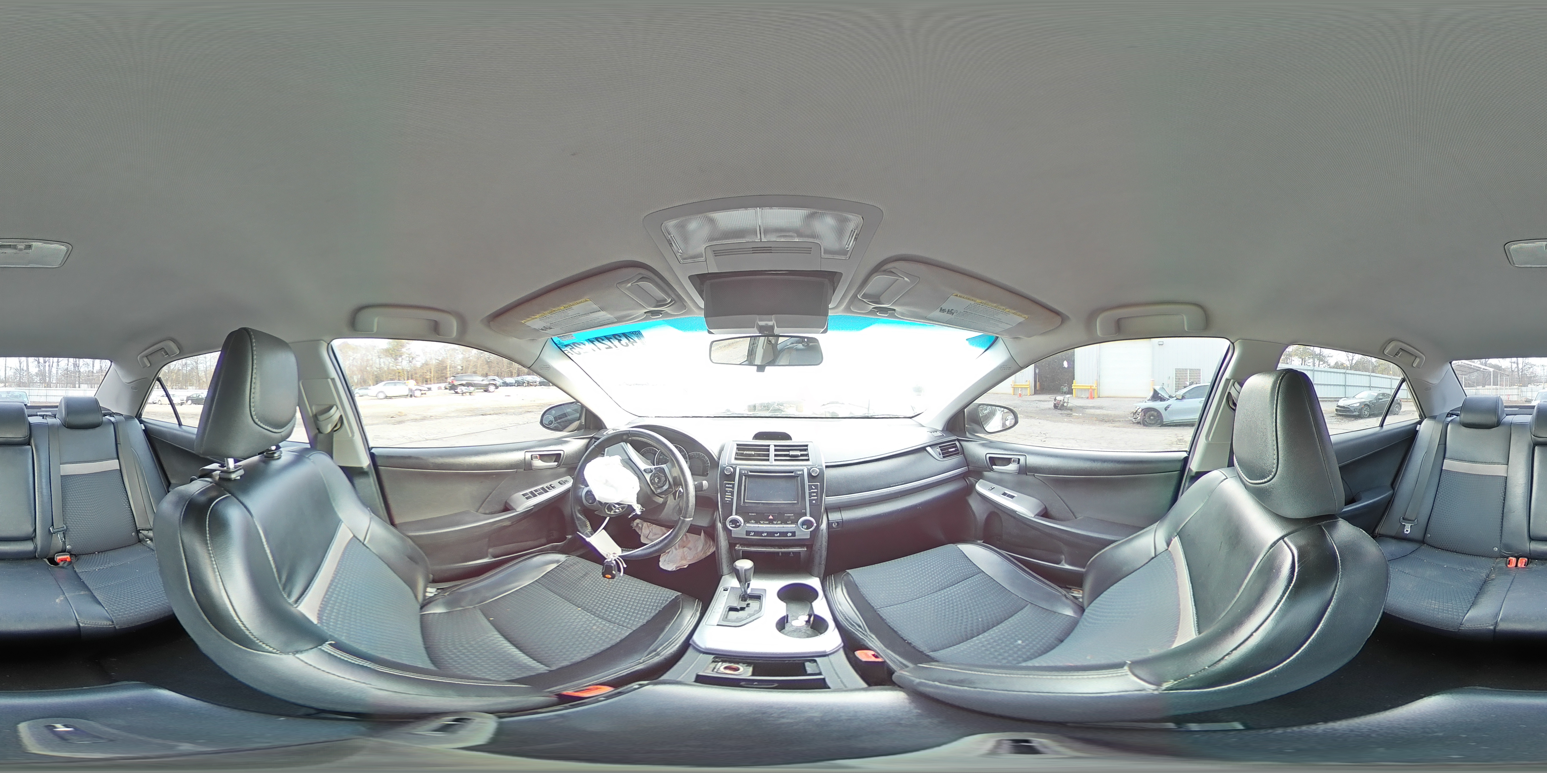 2014 Toyota Camry - Image 14