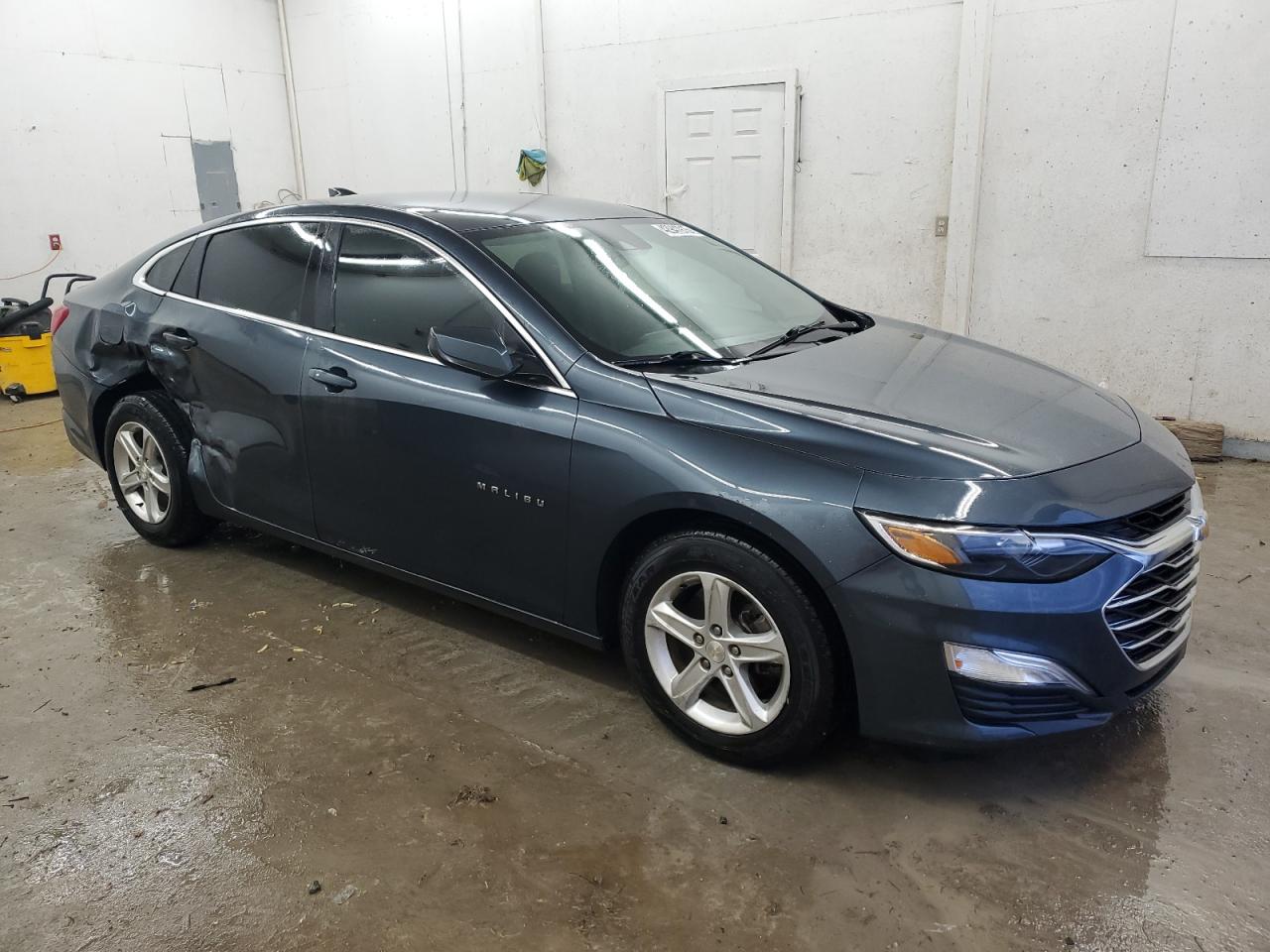 2020 Chevrolet Malibu - Image 4