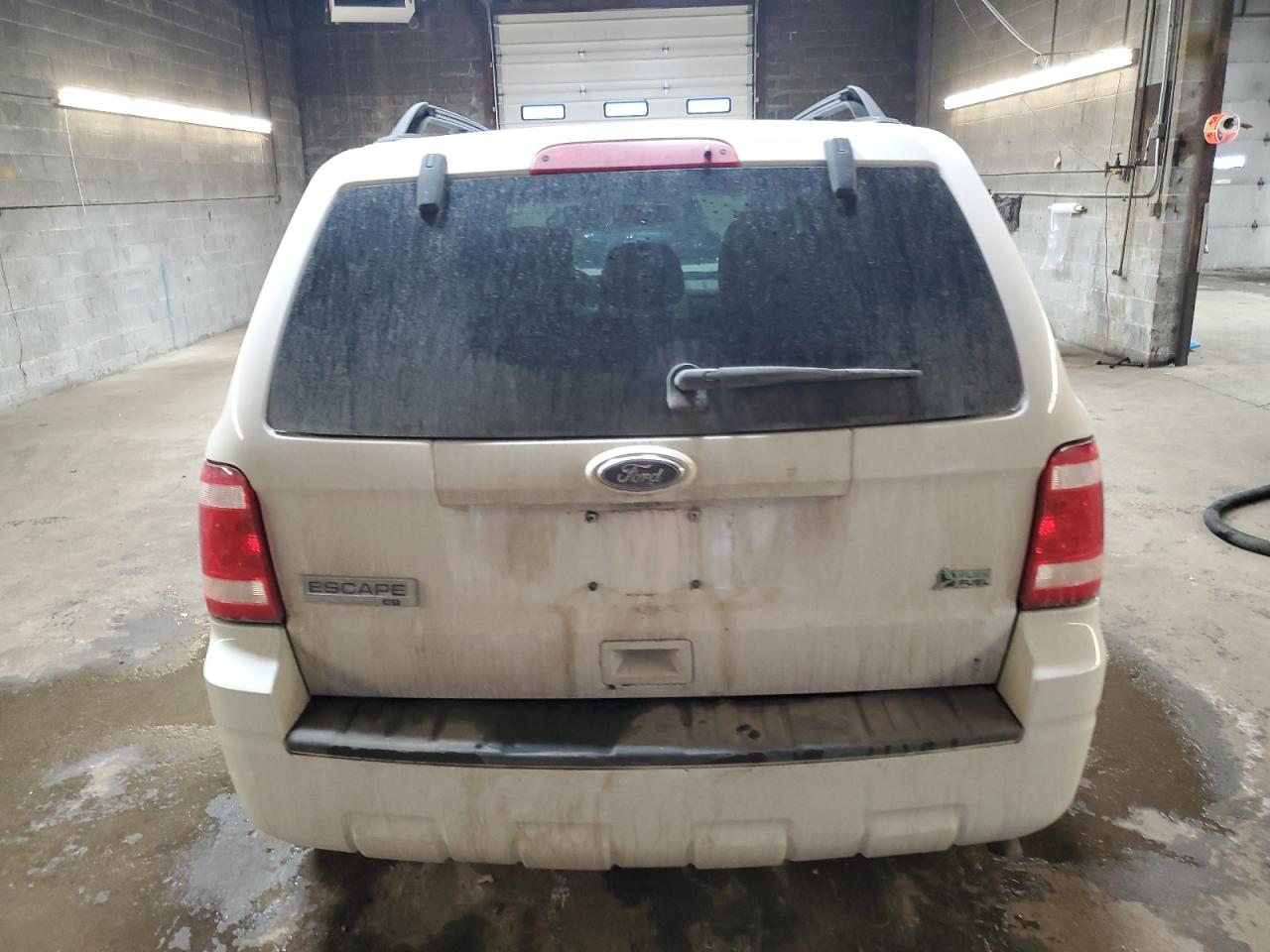 2010 Ford Escape - Image 6