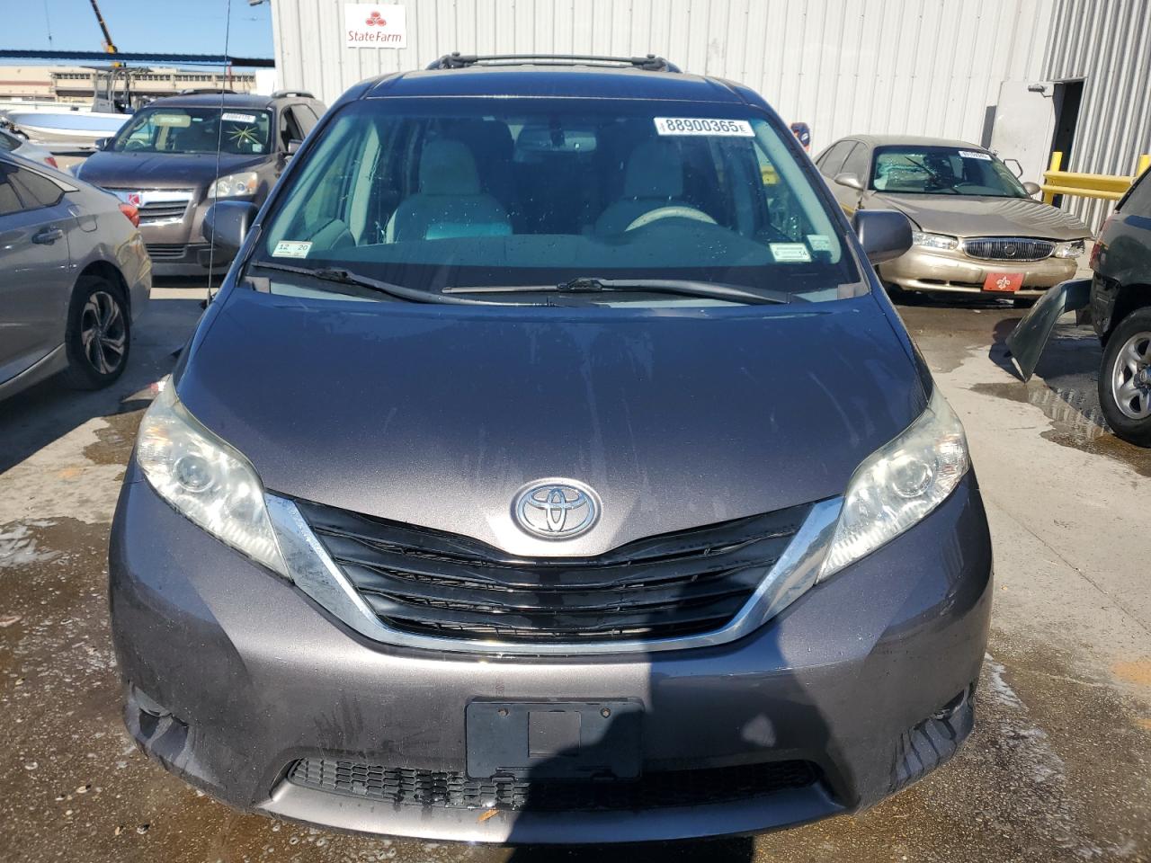 2012 Toyota Sienna - Image 5