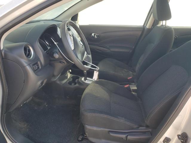  NISSAN VERSA 2018 Srebrny