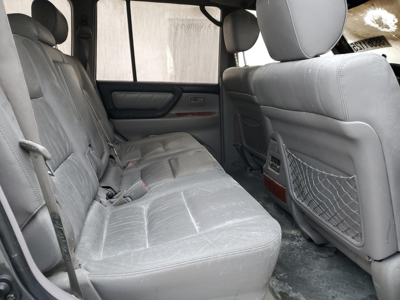 2003 Toyota Land Cruiser - Image 10
