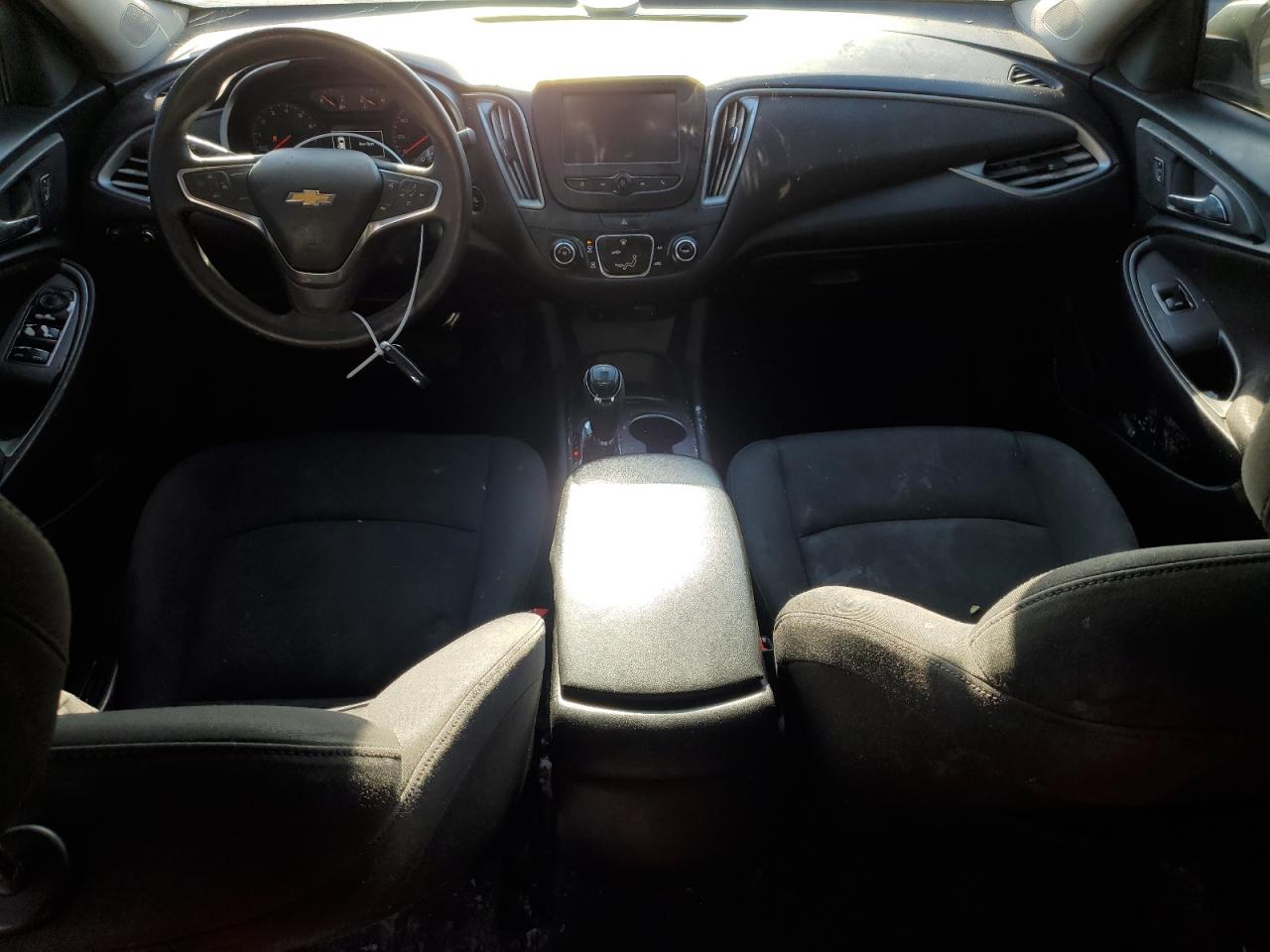 2017 Chevrolet Malibu - Image 8
