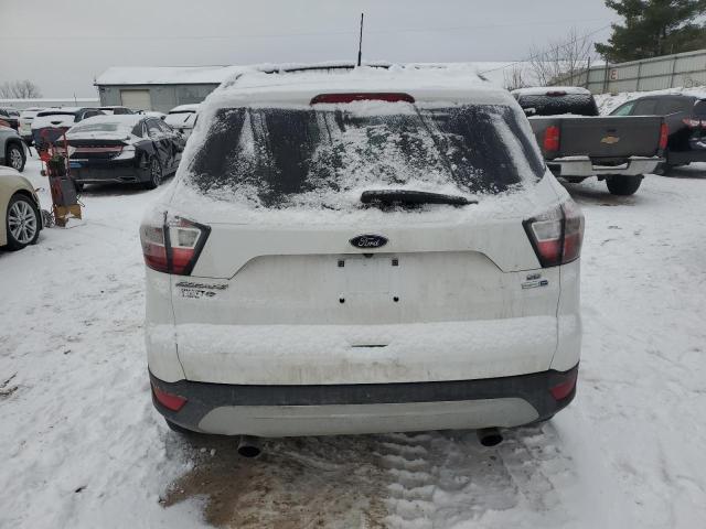 Паркетники FORD ESCAPE 2017 Белы