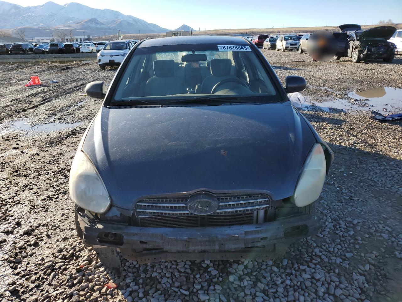 2011 Hyundai Accent - Image 5