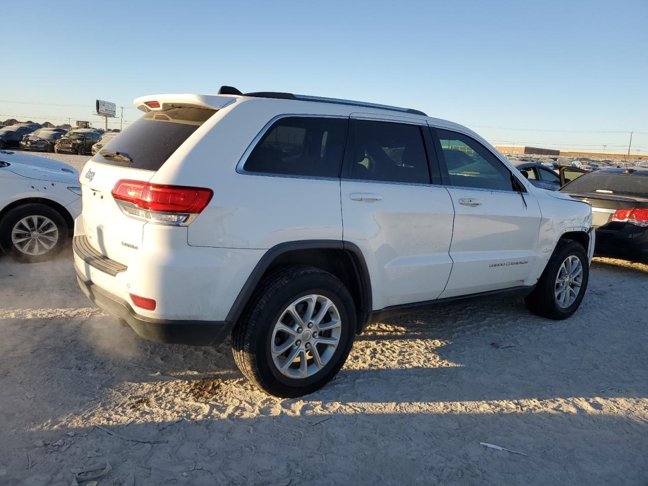 2016 Jeep Grand Cherokee - Image 3