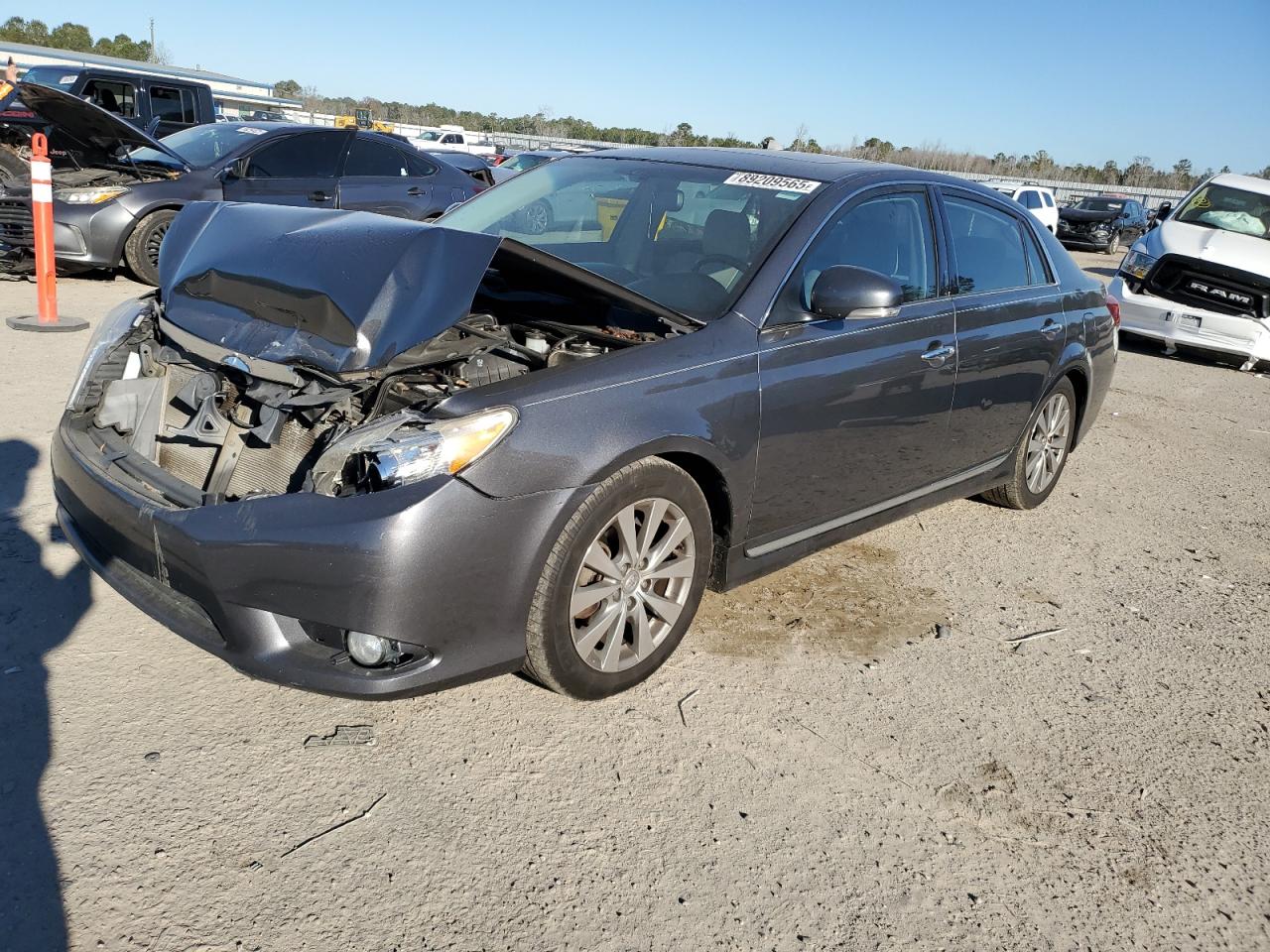 2012 Toyota Avalon - Image 1