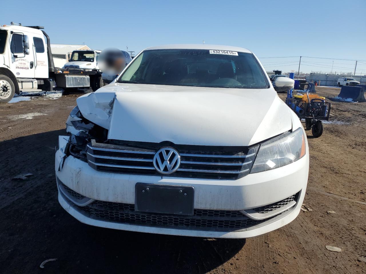 2015 Volkswagen Passat - Image 5