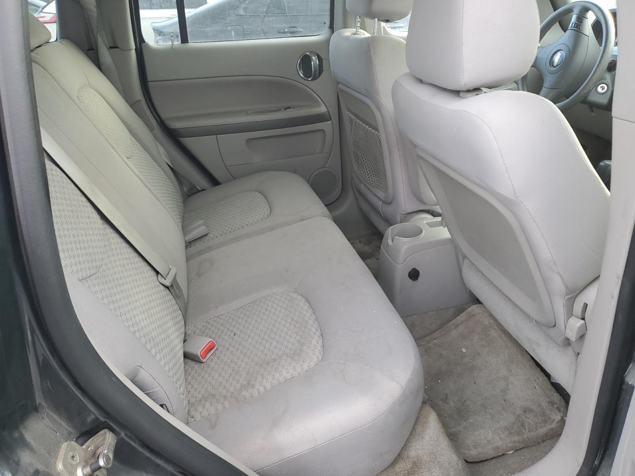 2011 Chevrolet HHR - Image 10