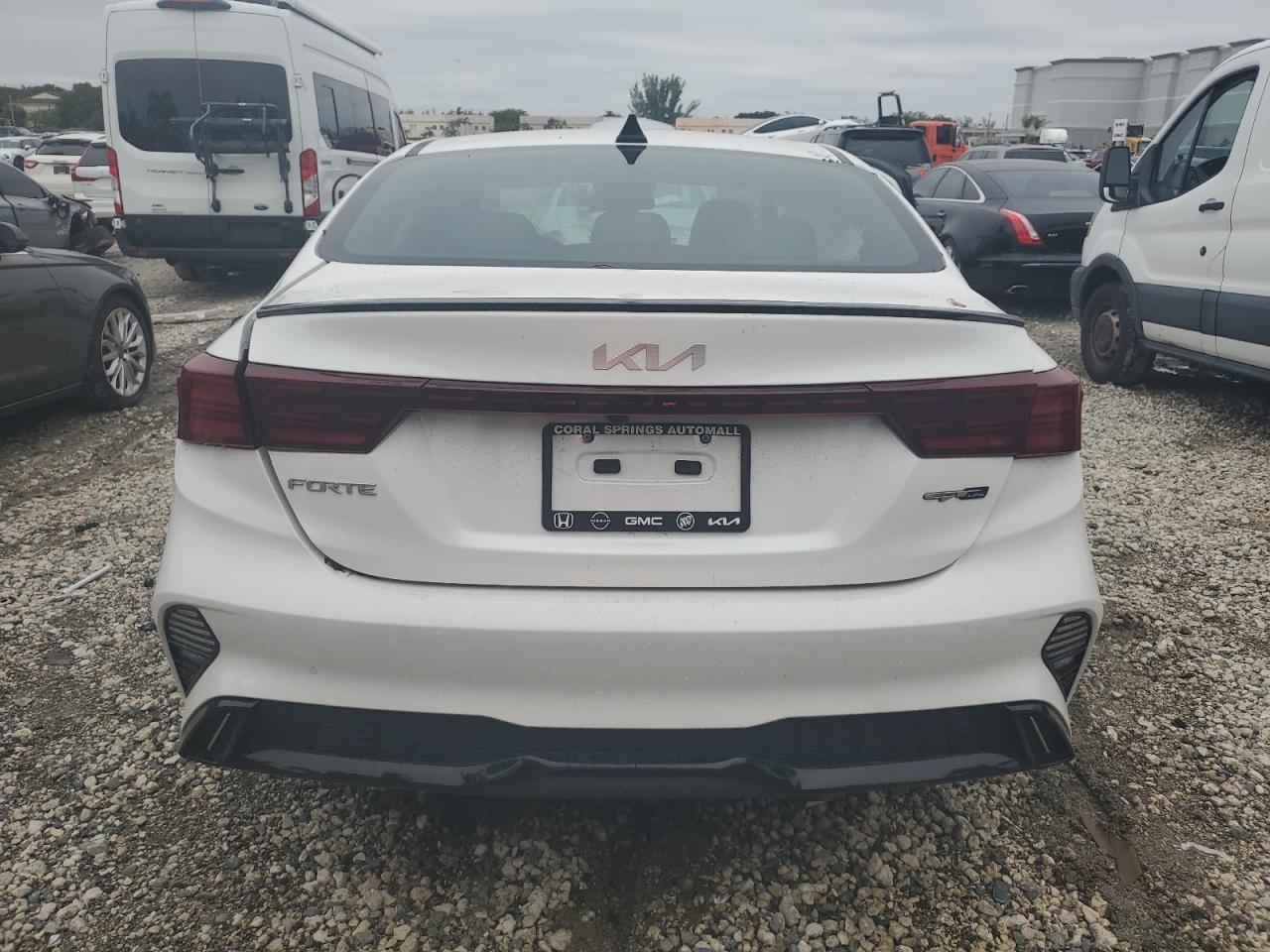 2024 Kia Forte - Image 6