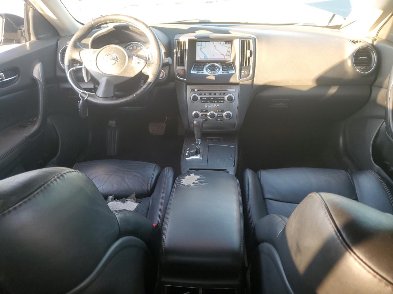 2010 Nissan Maxima - Image 8