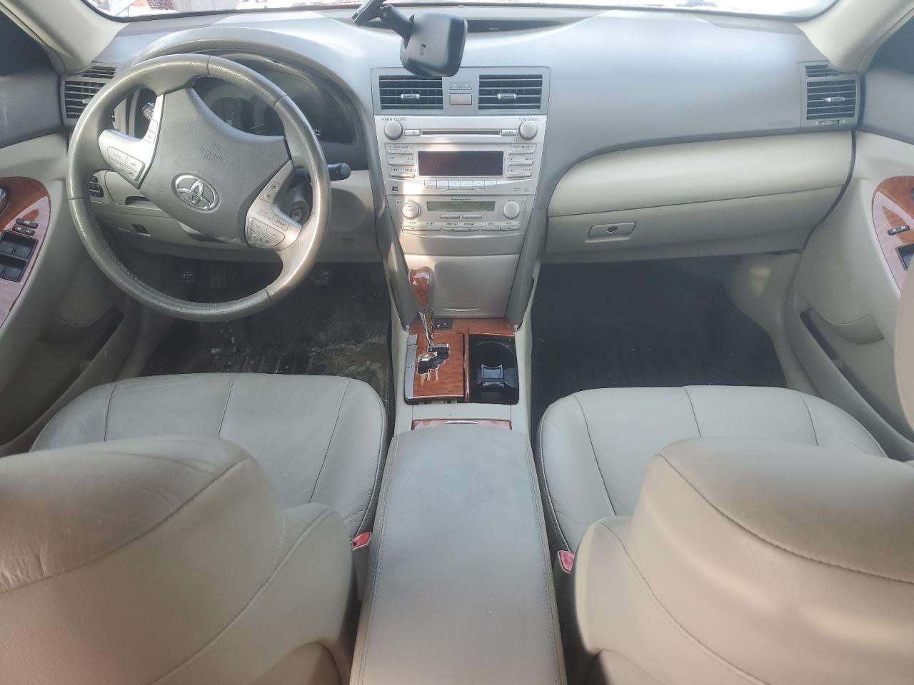 2010 Toyota Camry - Image 8