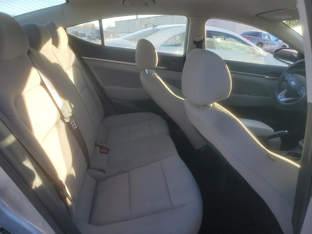 2020 Hyundai Elantra - Image 10