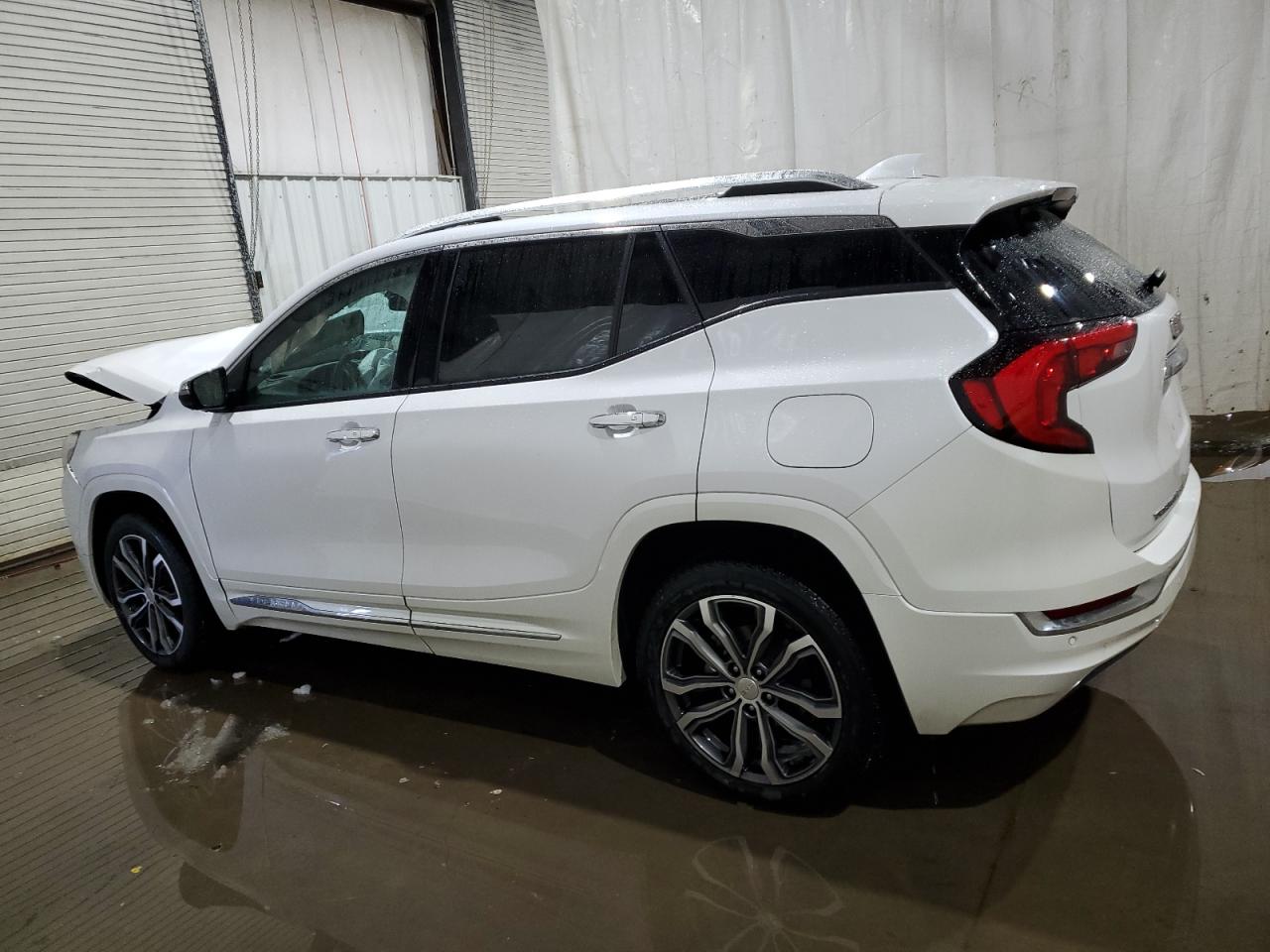 2021 GMC Terrain - Image 2
