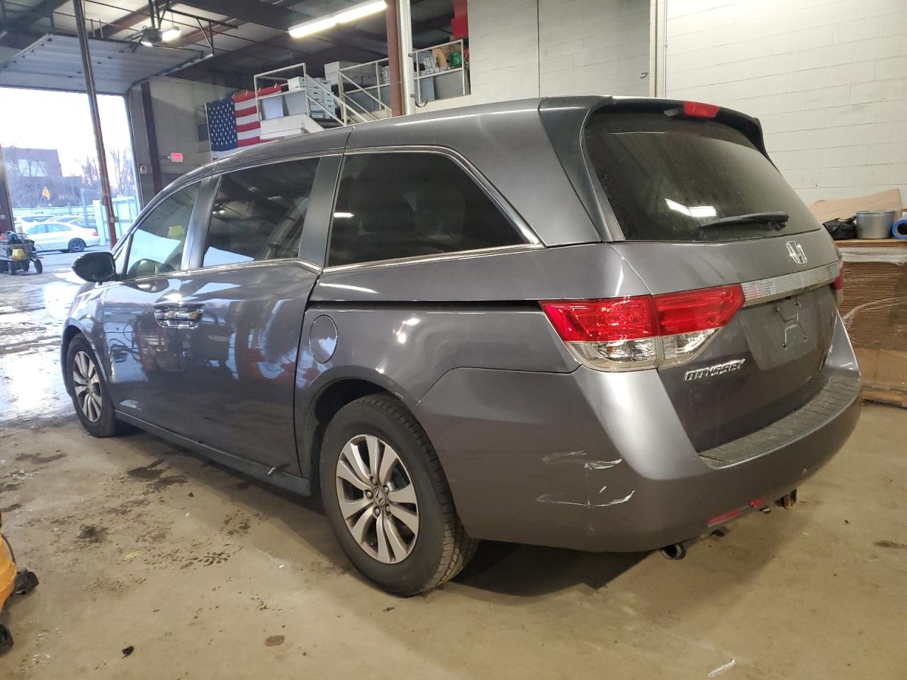 2016 Honda Odyssey - Image 2