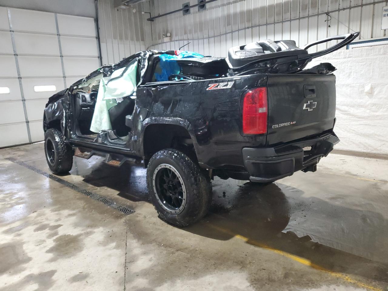 2017 Chevrolet Colorado - Image 2