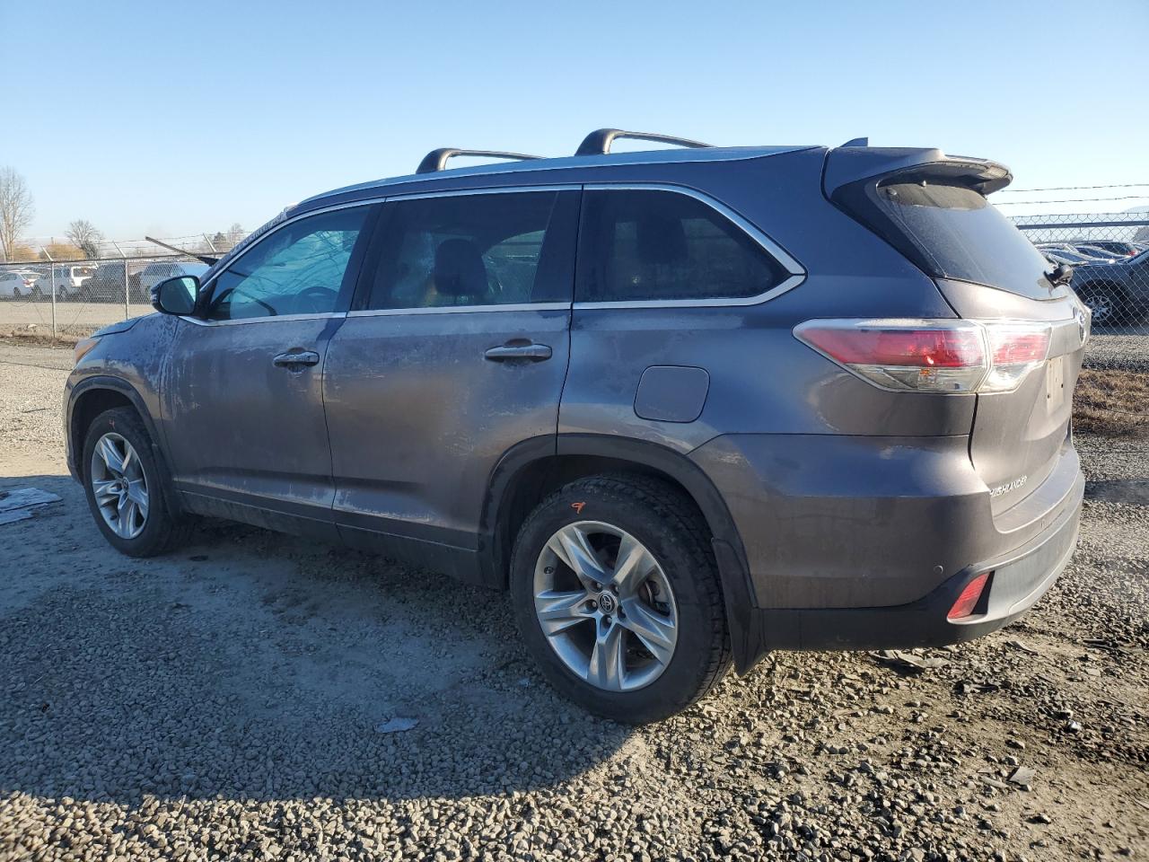 2016 Toyota Highlander - Image 2