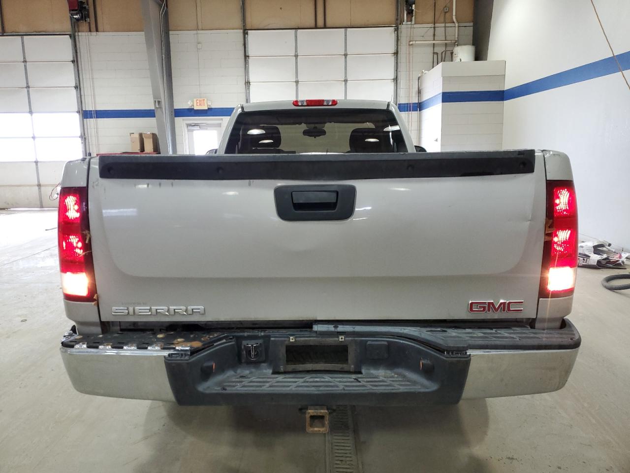 2009 GMC Sierra - Image 10