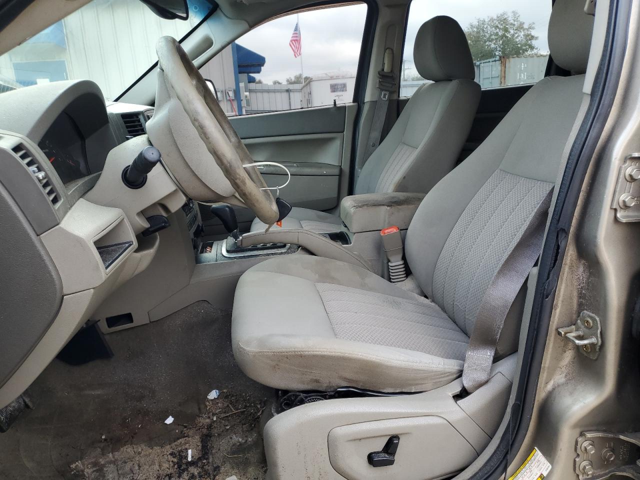 2005 Jeep Grand Cherokee - Image 7