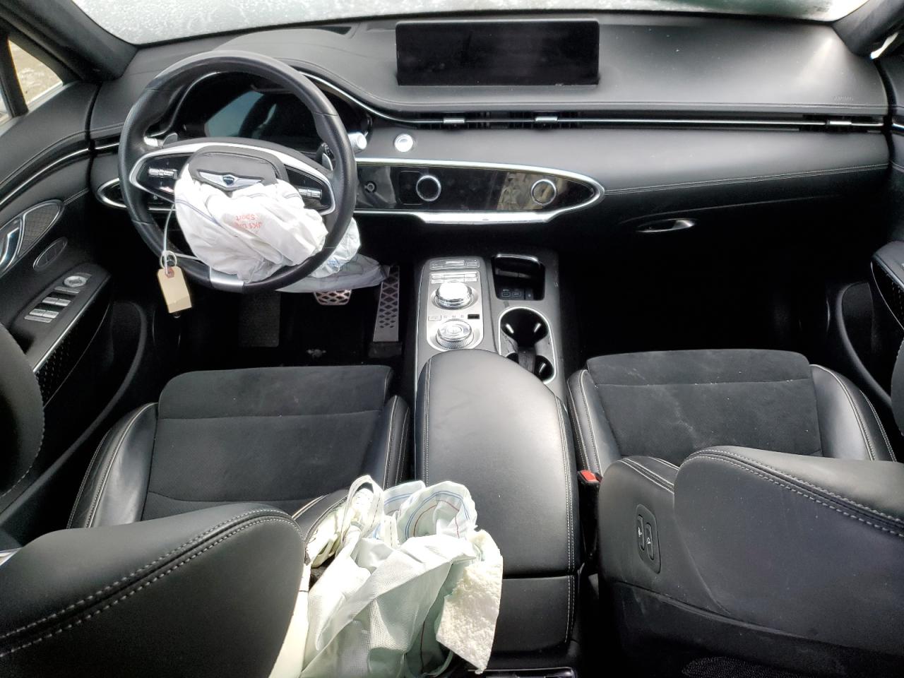 2022 Genesis GV70 - Image 8