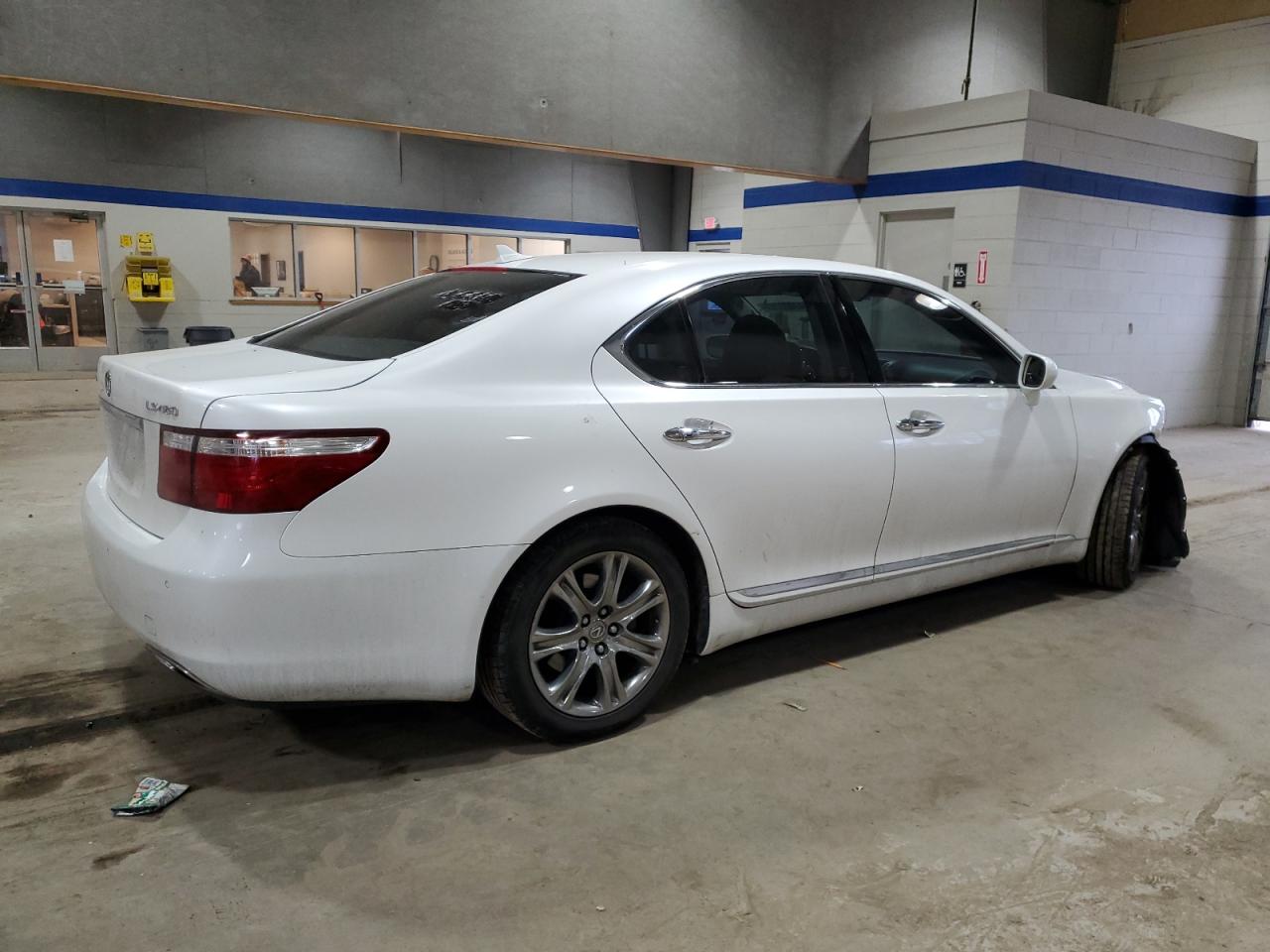 2009 Lexus LS - Image 3