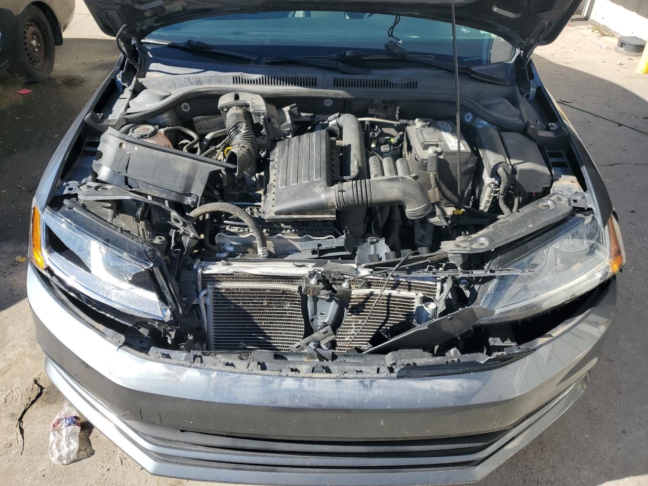 2018 Volkswagen Jetta - Image 11