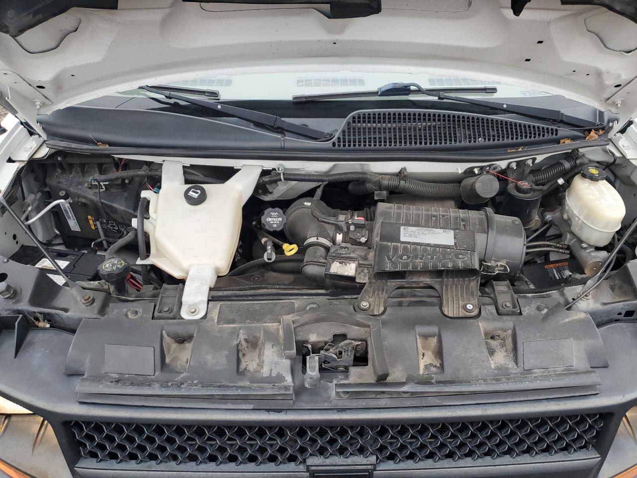 2017 Chevrolet Express - Image 11