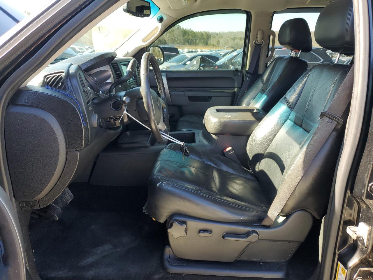 2011 Chevrolet Silverado - Image 7