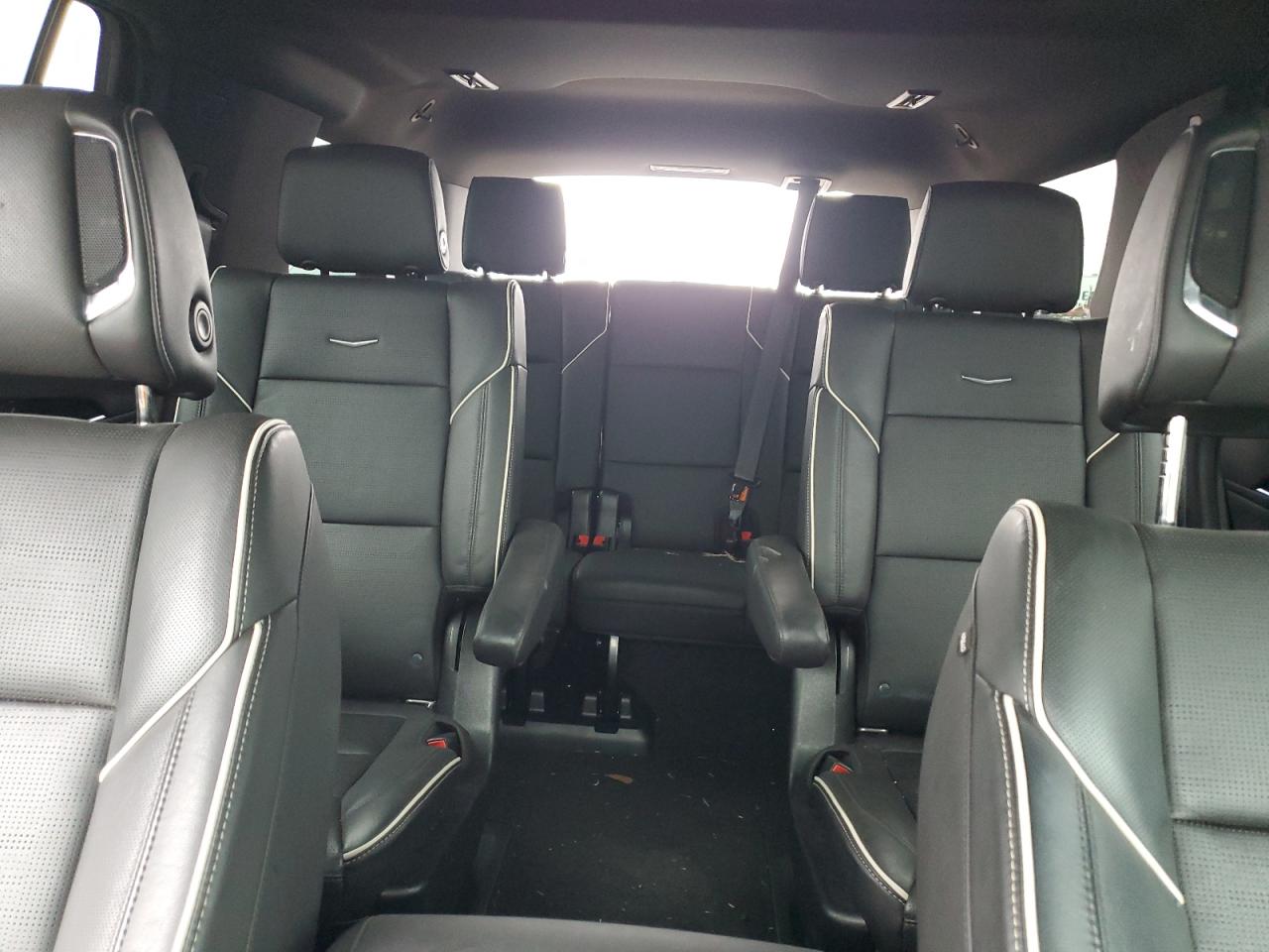 2021 Cadillac Escalade - Image 10