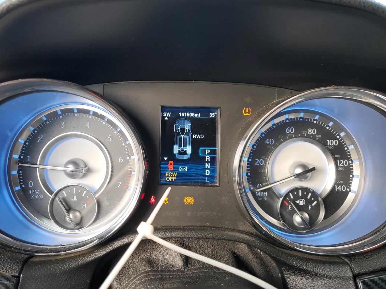 2014 Chrysler 300 - Image 9