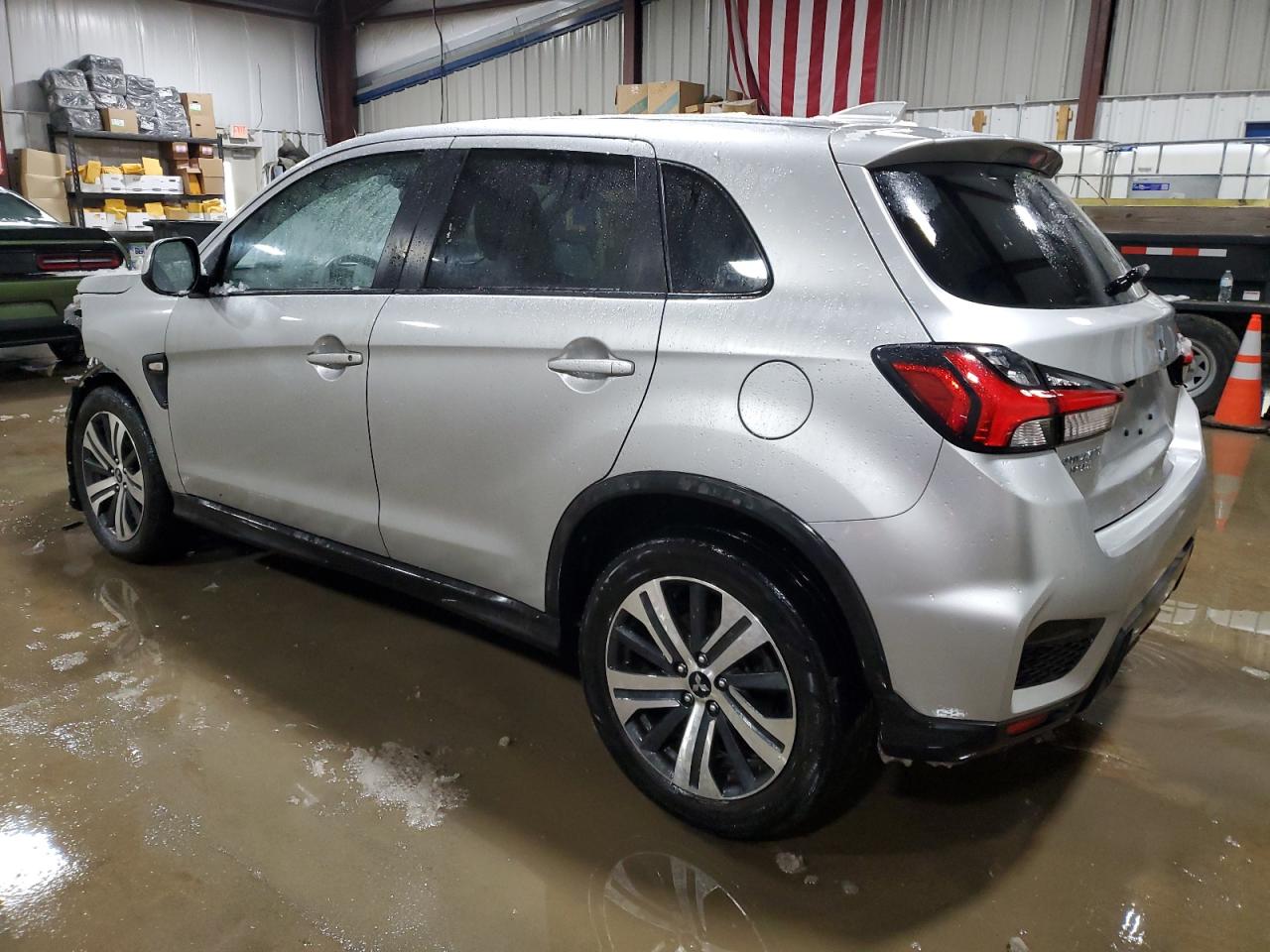 2024 Mitsubishi Outlander - Image 2
