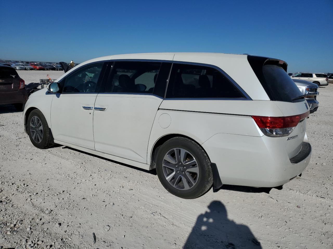 2014 Honda Odyssey - Image 2